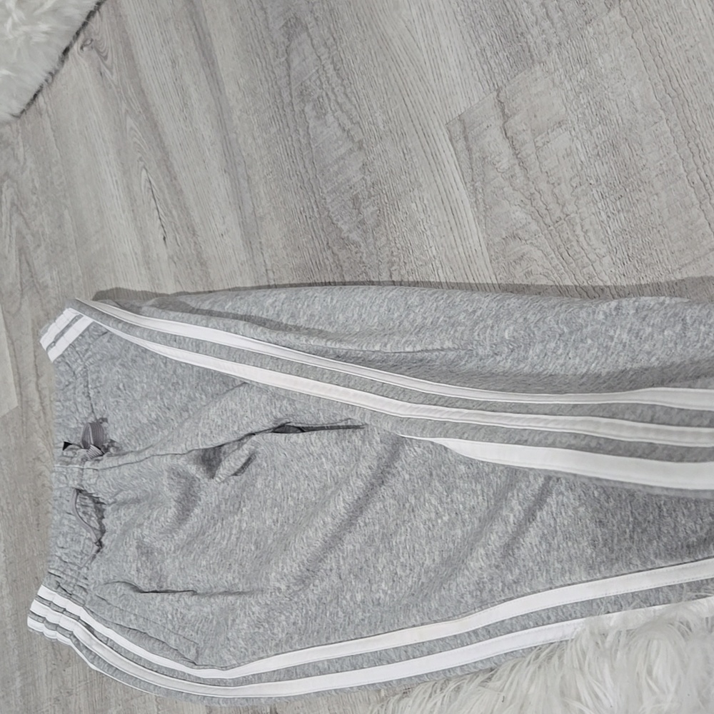 Adidas jogger - Picture 6 of 6